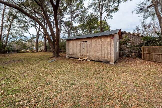 Building Photo - 4 Bedroom, 2.5 Bathroom Home on James Island