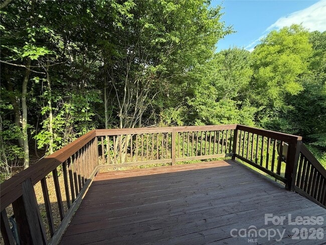 Building Photo - 375 Brookfield Dr