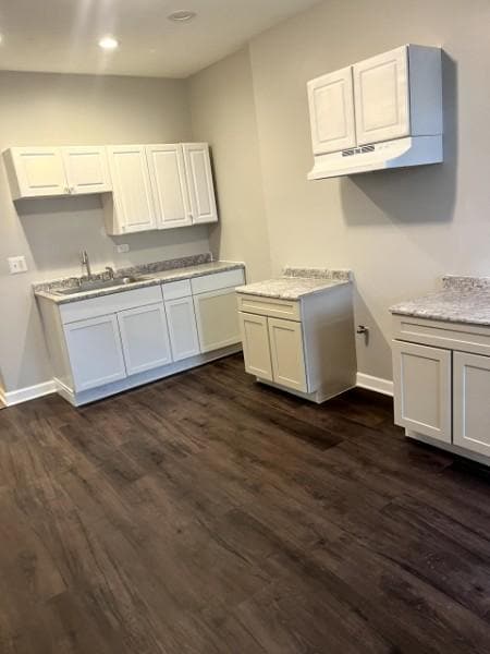 Building Photo - 6037 S Rhodes Ave