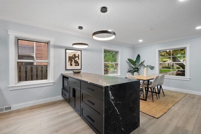 Building Photo - 2583 Wexford Rd