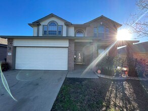 Building Photo - 4902 Golden Gate Dr