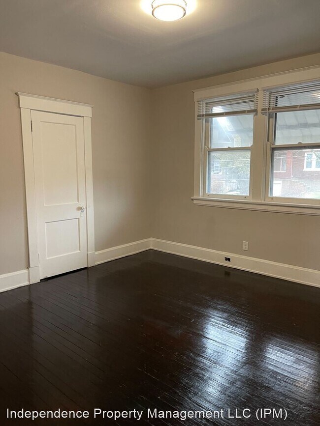 Building Photo - 3 br, 1 bath House - 22 Glen Este Pl,