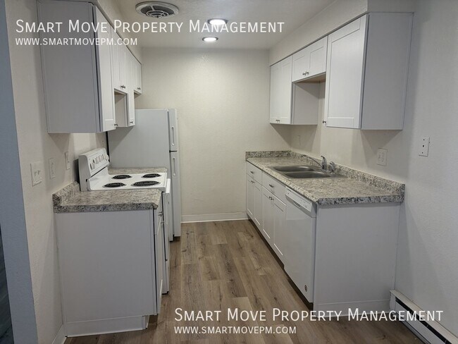 Building Photo - 2559 Targee-