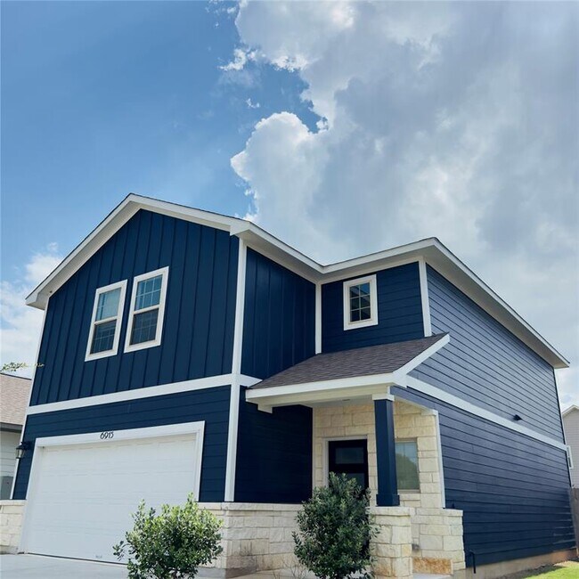 Building Photo - 6915 Tiznow Ln