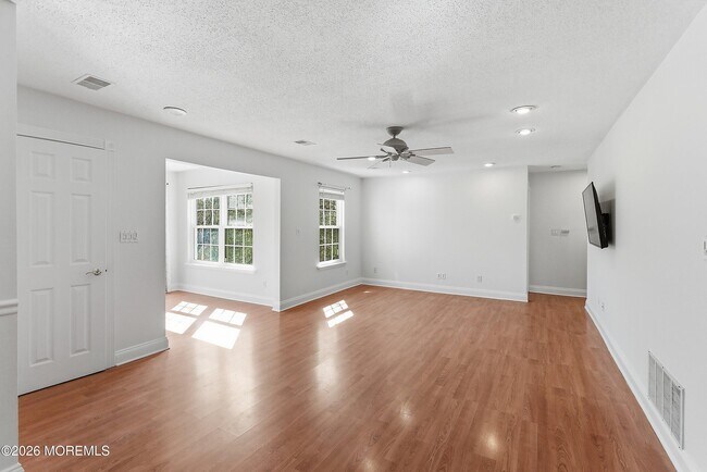 Building Photo - 58 Frontier Way