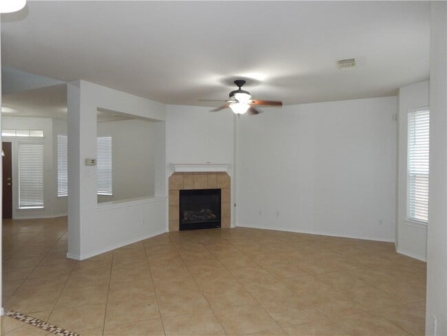 Building Photo - 13521 Shawna Dnay Dr