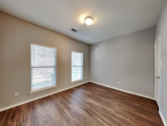 Building Photo - 1011 High Lane Court