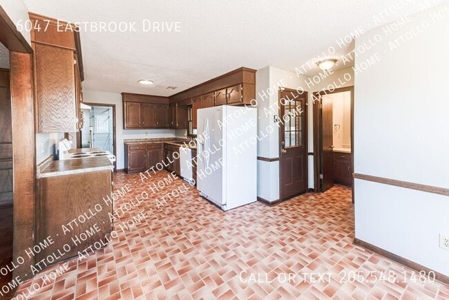 Building Photo - 6047 Eastbrook Dr