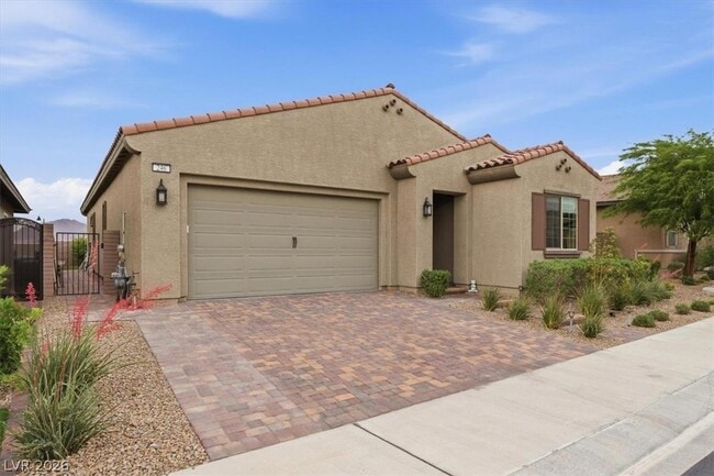 Building Photo - 246 Tallis Hills Ave