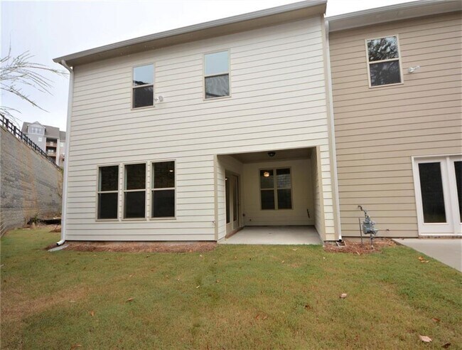 Building Photo - 2170 Manor Pointe Dr