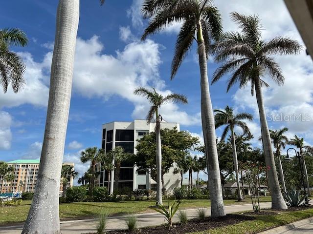 Primary Photo - 3020 Matecumbe Key Rd