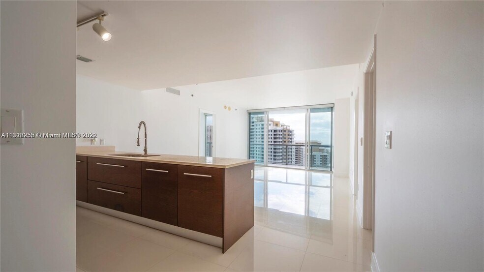 Building Photo - 475 Brickell Ave