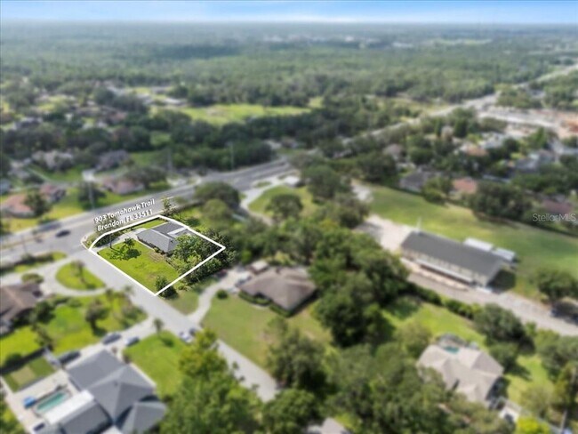 Building Photo - 903 Tomahawk Trail