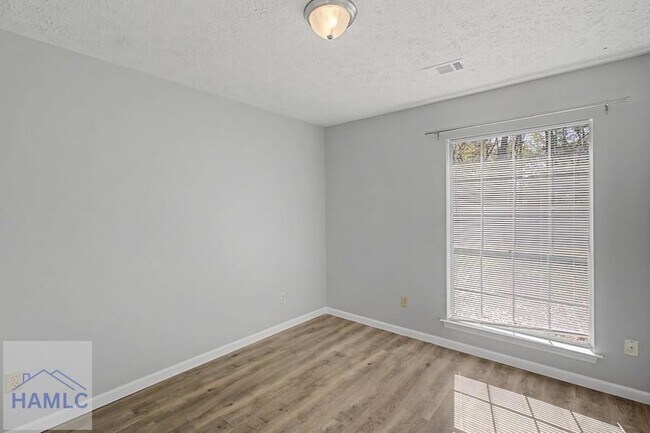 Building Photo - 412 Arlington Dr