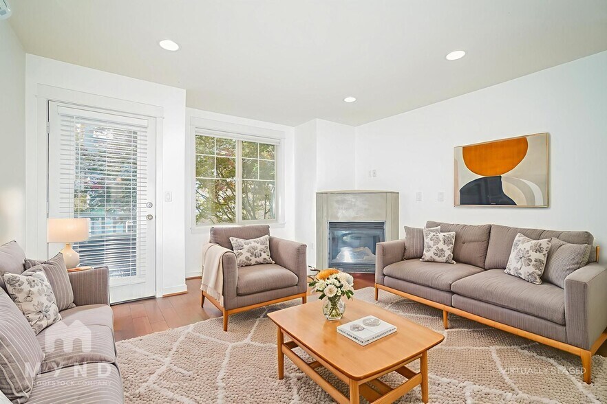 Building Photo - 314 25th Ave S