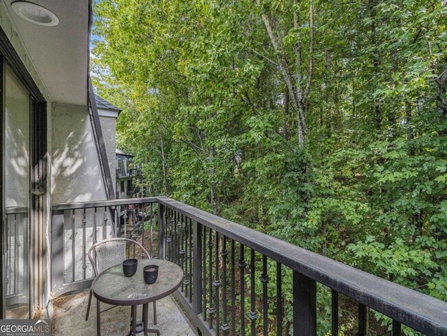 Building Photo - 3307 Pine Heights Dr NE