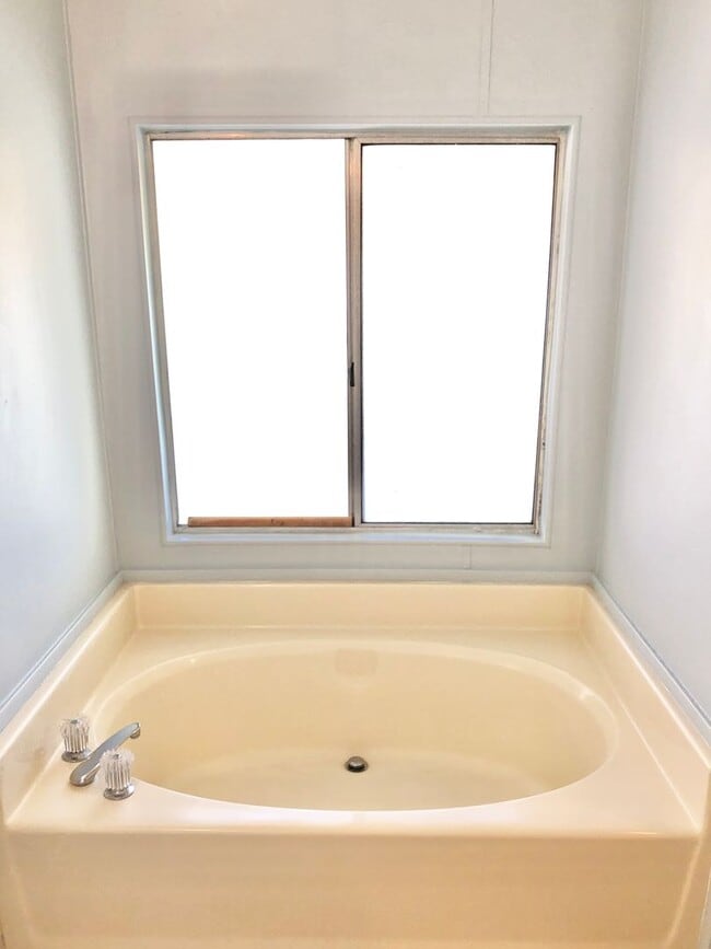 Building Photo - Awesome Updated Single Story in The Darling "Farm" Community of Wildomar, Close to Everything, bu...