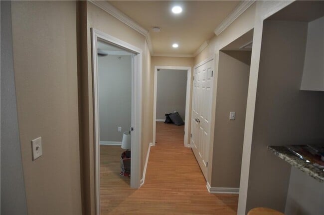 Building Photo - 501 W 26th St