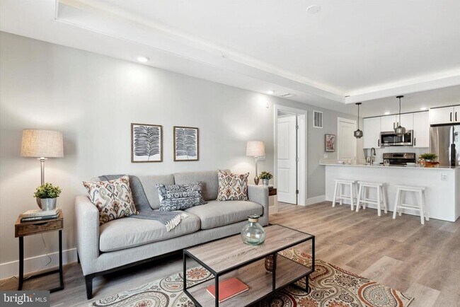 Building Photo - 1223 N 7th St