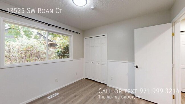 Building Photo - 13525 SW Roan Ct