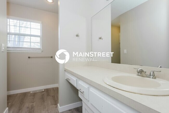 Building Photo - 3 Bedroom Pet-Friendly Home in Blue Spring...