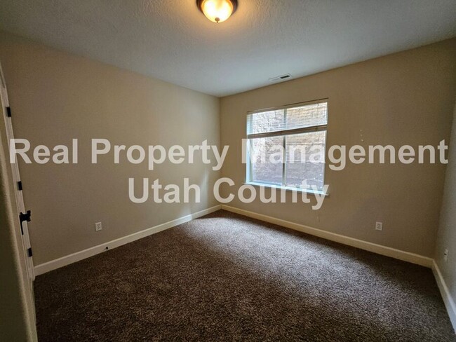 Building Photo - 950 N 940 W