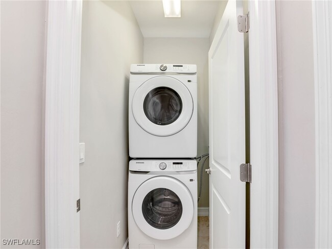 Building Photo - 15851 Portofino Springs Blvd