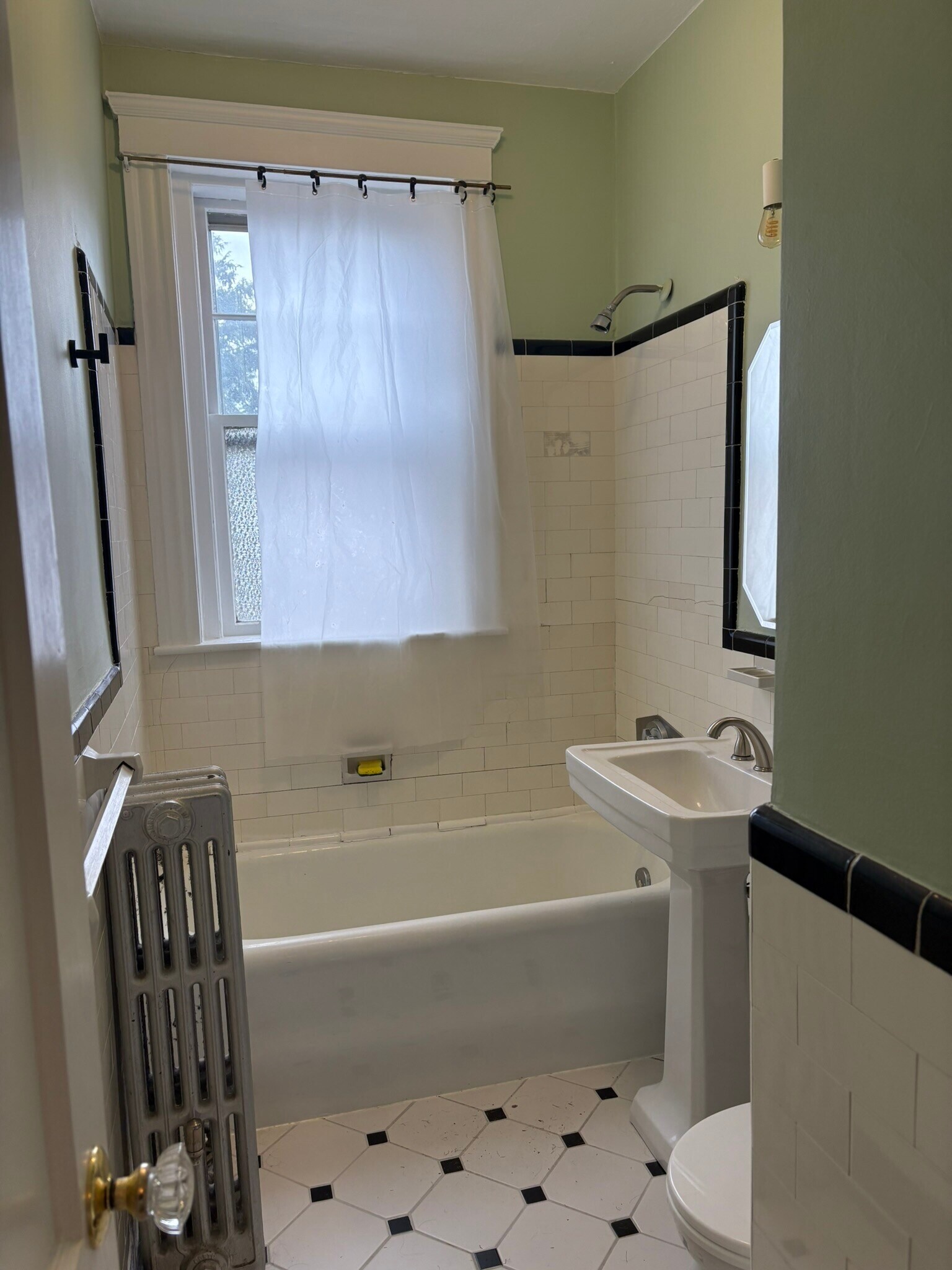 Building Photo - 52 Babcock St