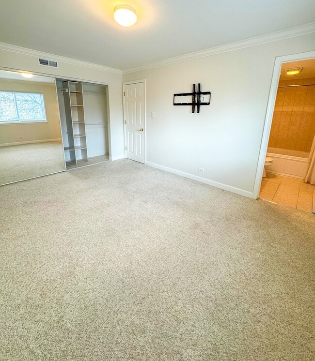 Building Photo - 675 Grove Terrace