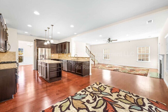 Building Photo - 4860 Pepper Dr