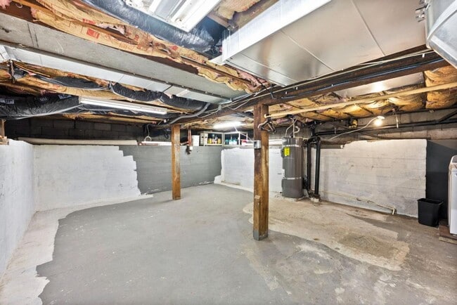 Building Photo - Spacious 3-Bed Tacoma Home w/ Office, A/C,...