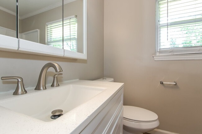 Building Photo - 12 Benedette Dr