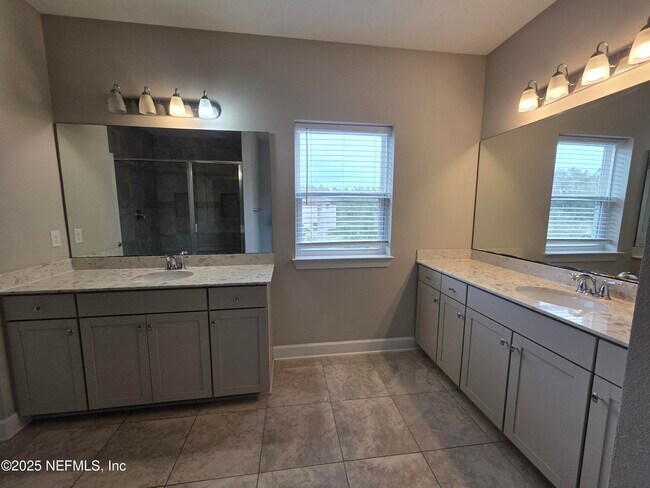 Building Photo - 1494 Shadow Creek Dr