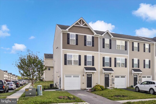 Building Photo - 62 Rhea Dr
