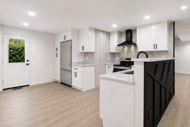 Building Photo - 3116 Domar St