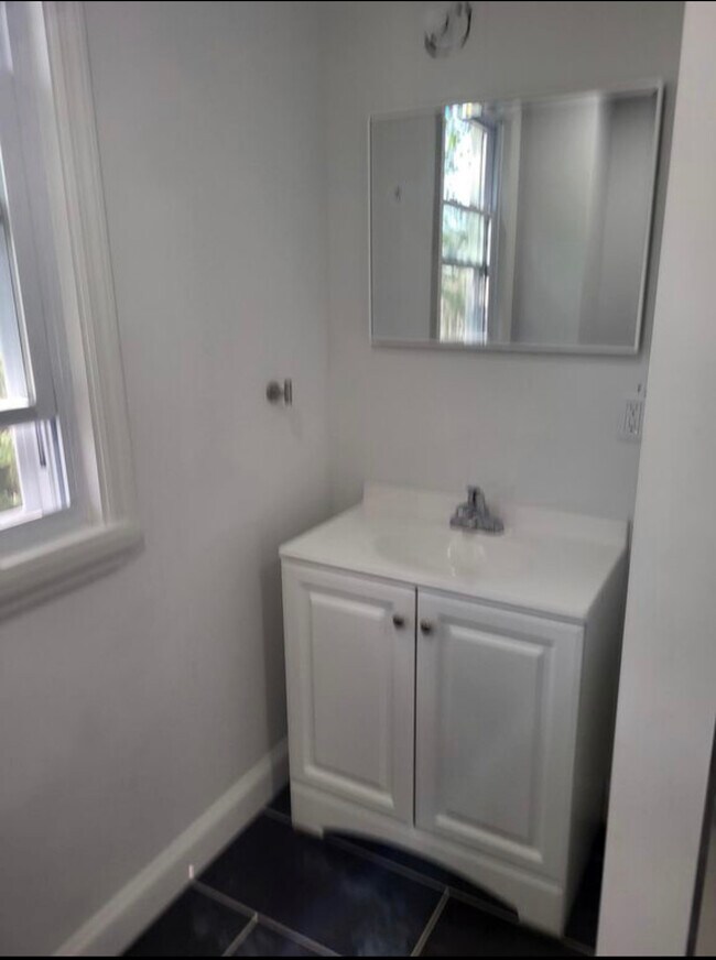 Building Photo - 274 Summit Ave