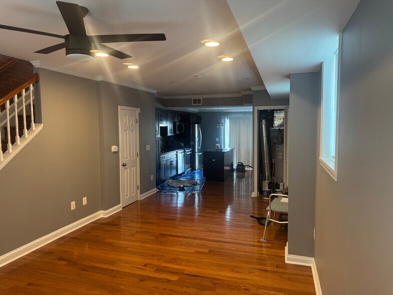 Building Photo - 628 Edgewood St NE