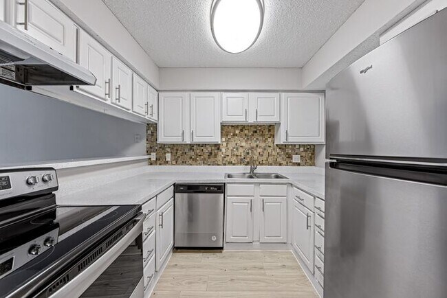 Building Photo - B3 | Lease Today and Receive 1 Month Free. *Restrictions Apply