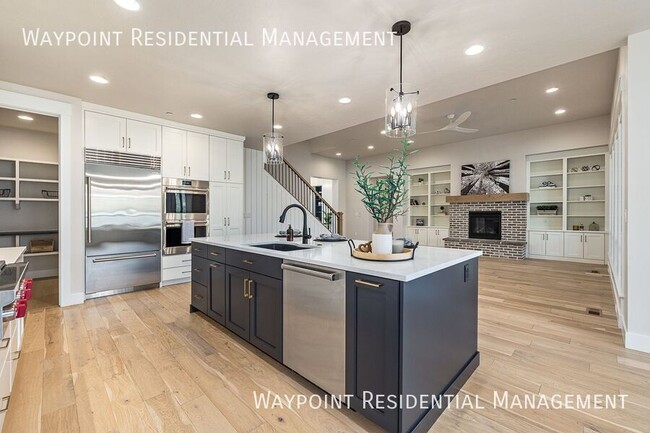 Building Photo - 3570 E Interstellar Ct