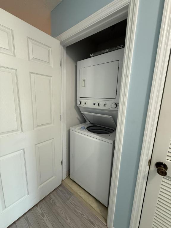 Building Photo - 17690 Front Beach Rd