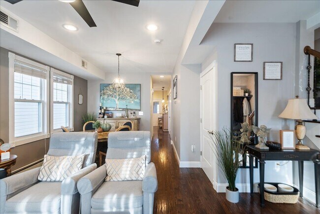 Building Photo - 252 Grace Ave