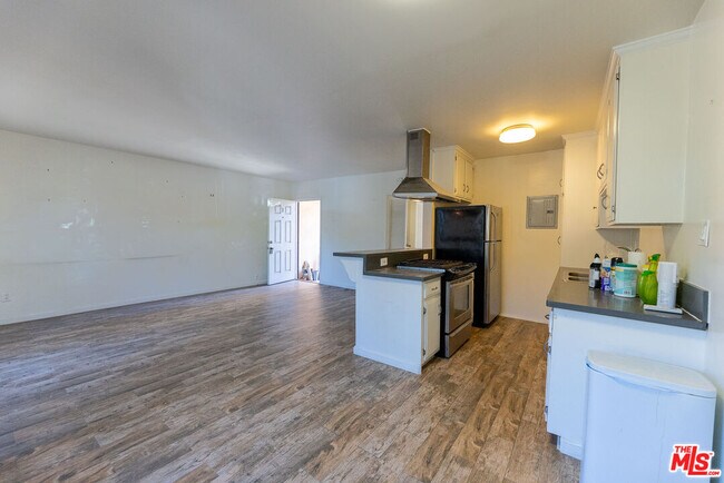 Building Photo - 1118 Waterloo St