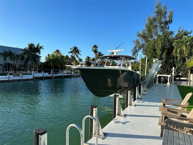 Building Photo - 124 Indies Dr S