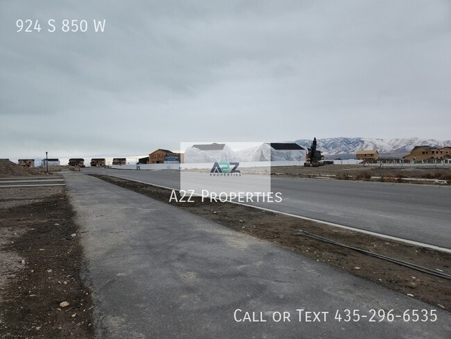Building Photo - 924 S 850 W