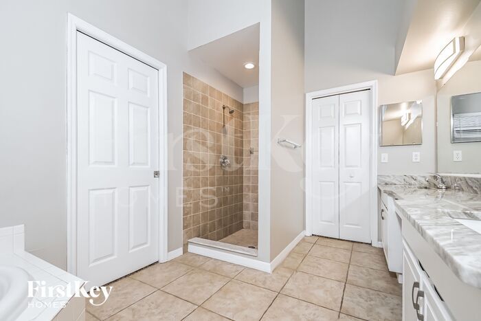 Building Photo - 4527 Gentrice Dr