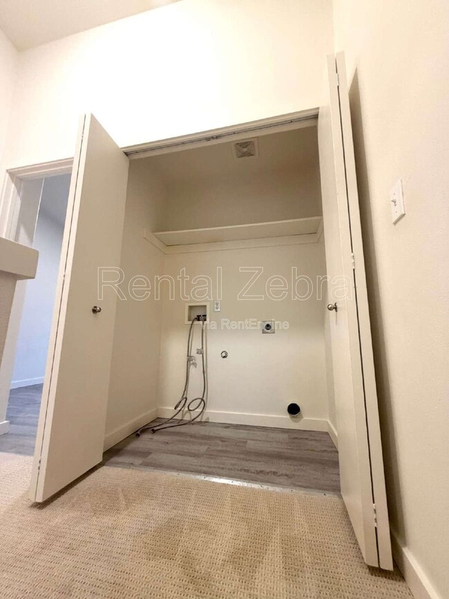 Building Photo - 6702 SE 80th Ave