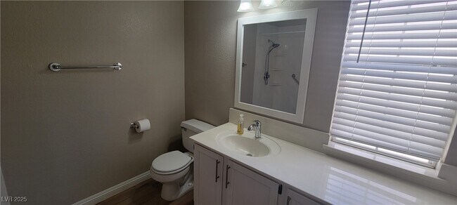 Building Photo - 2701 Beachside Ct