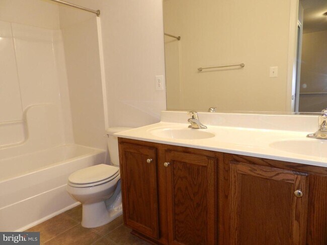 Building Photo - 23209 Westwood Ct