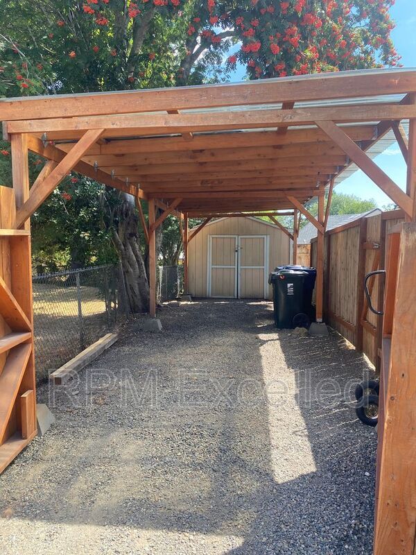Building Photo - 5225 E McDacer Ave