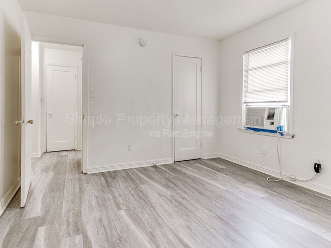 Building Photo - 538 E Indian Dr